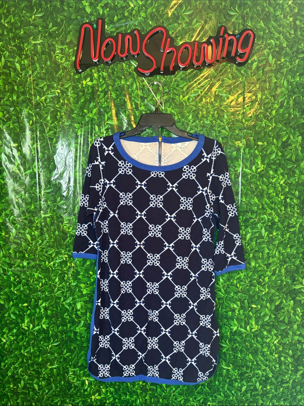 crown & ivy Navy and White Chain-Print Long Sleeve Shift Dress